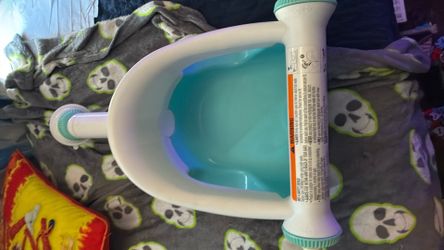 Baby bath tub seat