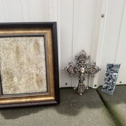 Picture,cross and Maya Figure 