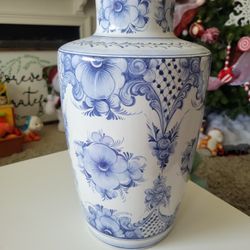 Chinese Porcelain Vase