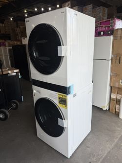 LG WashTower Stacked SMART Laundry Center 4.5 Cu.Ft. Front Load Washer & 7.4 Cu.Ft. Gas Dryer in White w/ Steam
