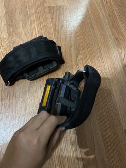  Pedals With Straps