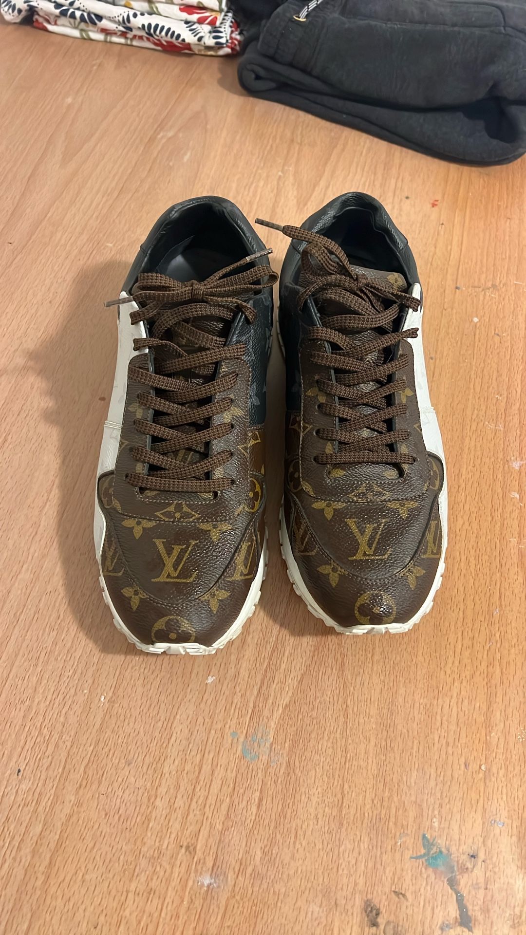Authentic Louis Vuitton Men’s Shoes Size 8