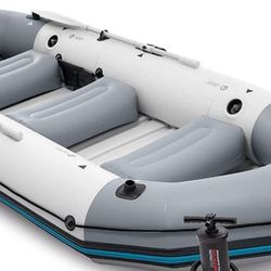 Inflatable Boat / Suzuki 5hp Outboard Motor 