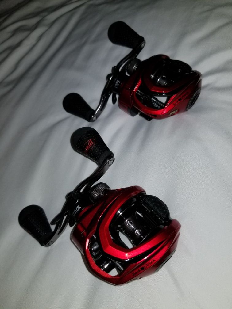 2 Lew's Hack Attack Baitcasting Fishing Reels Brand New