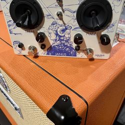 Walrus Audio: Janus Fuzz and Tremelo effects pedal