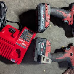 Un Set De Taladros 