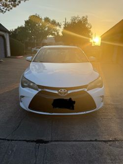 Toyota Camry White 2016 SE