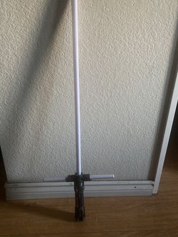 Kylo Ren lighsaber black series taller than picture