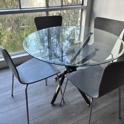 Table With 4 Chairs