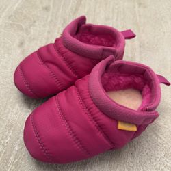 Uggs Baby Slipper Size 4c