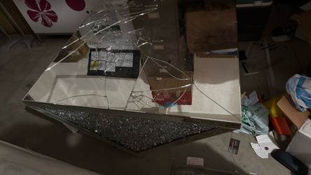 Free coffee table mirror damaged