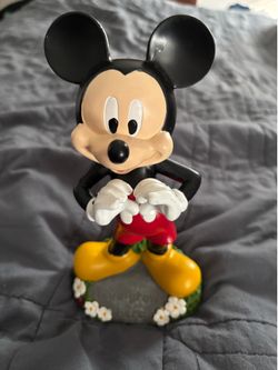 Micke Mouse Disney  Love Grows Here  15$