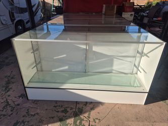 Retail  display  cases