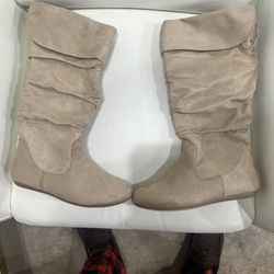 Rampage Woman’s Boots Size 7.5 . Used 