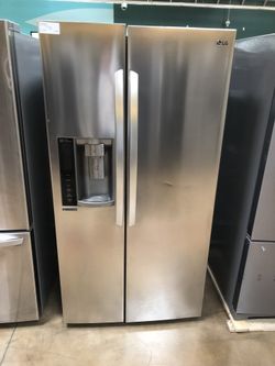 Side by side stainless steel refrigerator LG