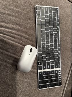 Slim keyboard with mouse