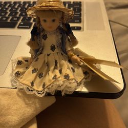 Les Poupées de Mado" figurines