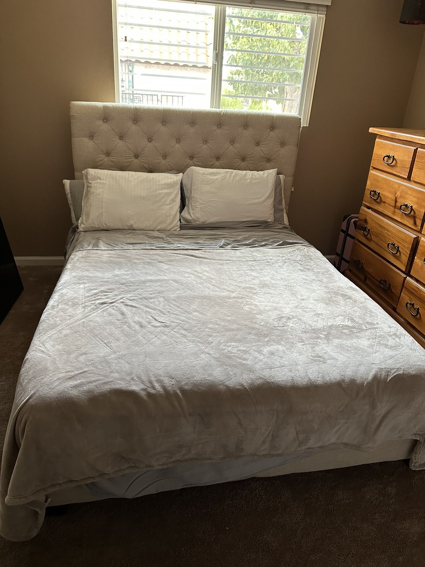 Queen Size Bed And Mattress From Macys