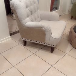 Beautiful Living Room Set – Sofa + Chair – Excellent Condition