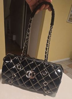 Vintage CHANEL Black Quilted Glossy Chain Shoulder Bag ( Excellent Condition )