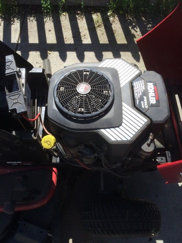 Craftsman dlt 2000 20hp riding lawn mower for Sale in San Jose, CA