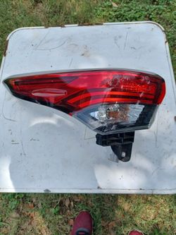 2022 Toyota Highlander OEM Original Lt Driver Side Tail light 