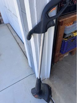 Black and Decker weed trimmer