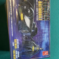 Batman Batmobile Plastic Model Kit (new)