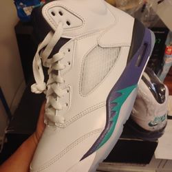 Grape 5 SIZE 8.5. 
