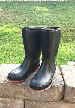 Boys rain boots size 1
