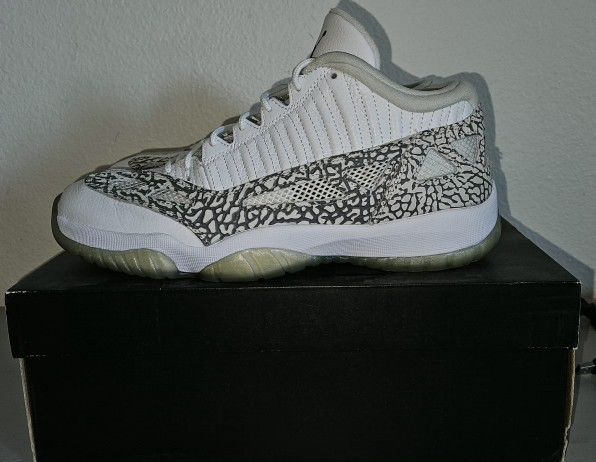 Air Jordan 11 Retro Low IE "Cobalt" (2015)