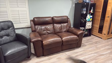 Reclining love seat