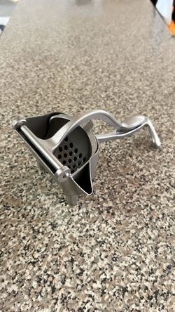 Small Manual Aluminum Citrus Juicer