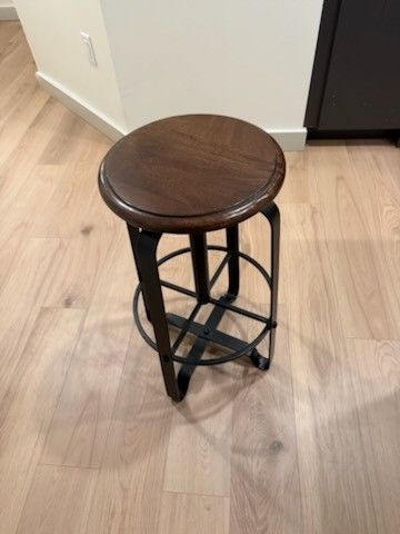 2 Bar Stools