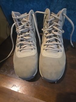 Nike High-Top Boots Tan Suede
