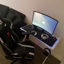 Gaming Monitor And Set Up 