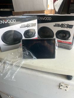 10” Touchscreen with speakers