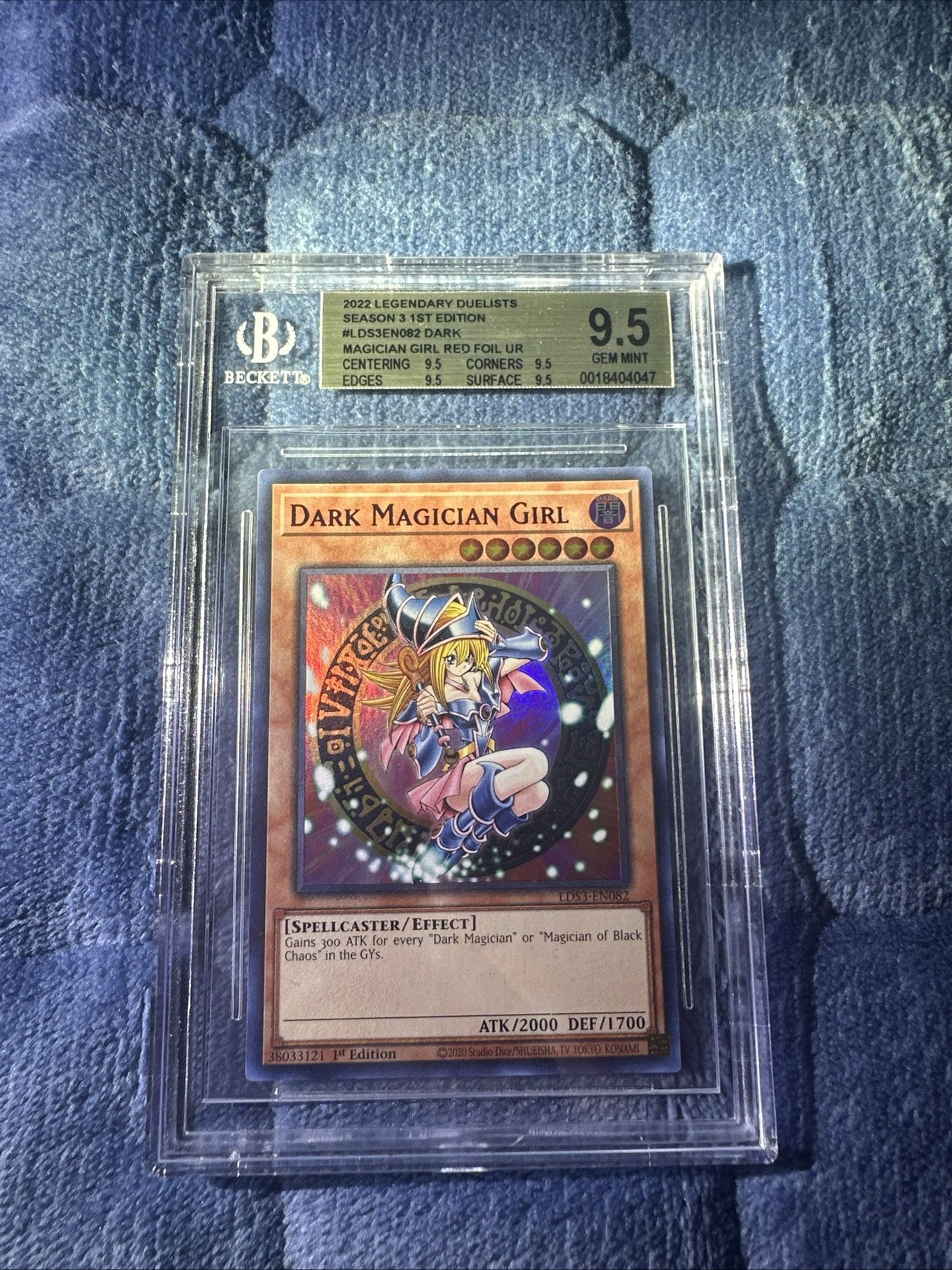 Yu-Gi-Oh Dark Magician Girl Red Foil