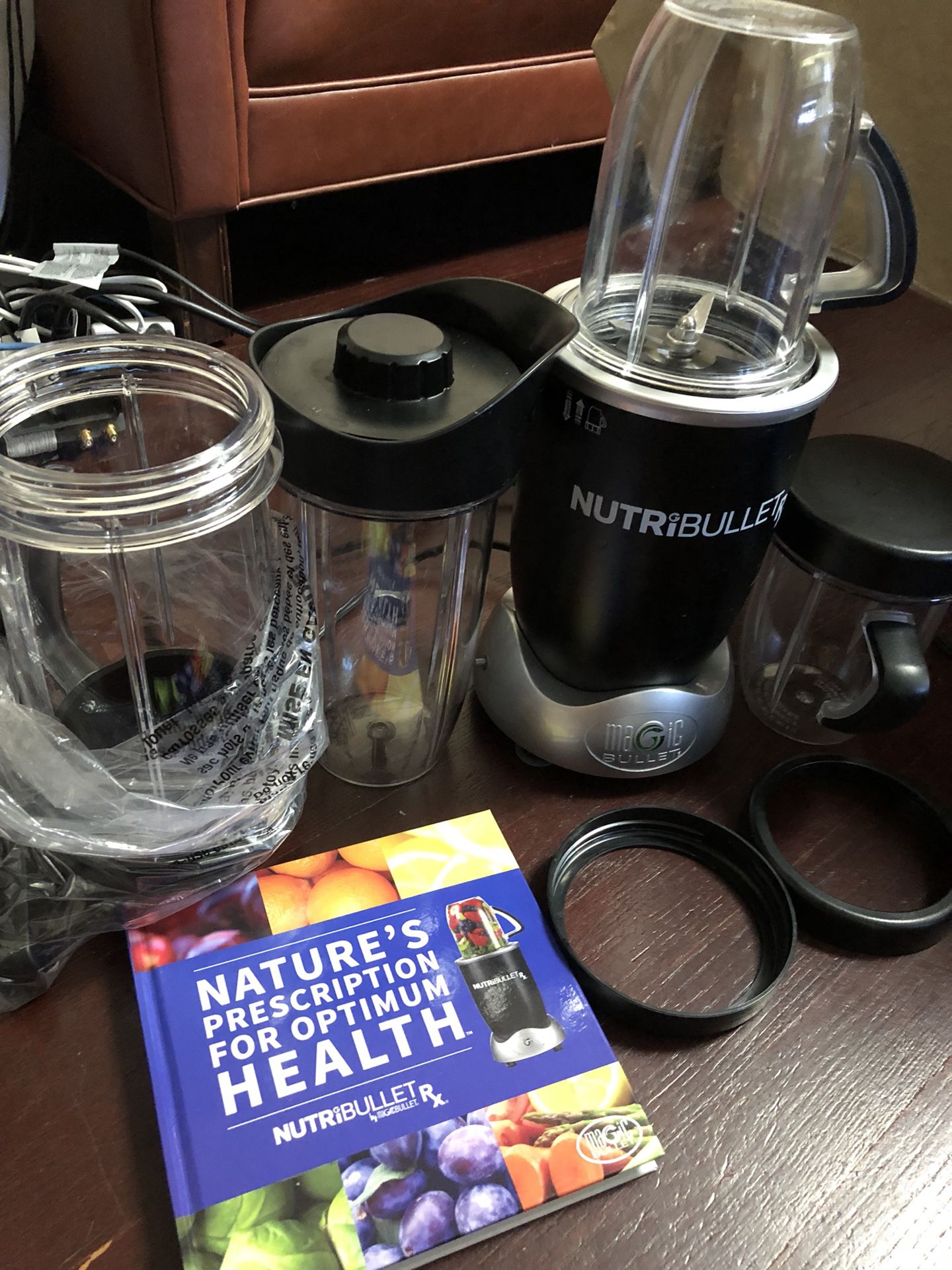 NutriBullet Pro 1000 Series High-Speed Blender for Sale in Copiague, NY -  OfferUp