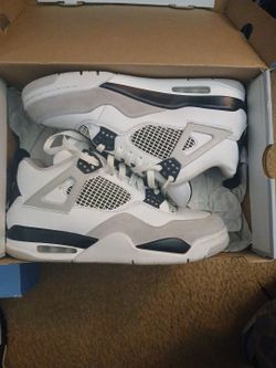 Jordan 4 miltary black