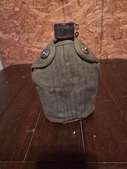 US 1945 Dated Canteen W/Cover