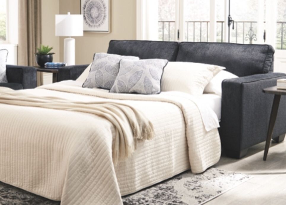 Sale Price! Ashley Brand Dark Blue / Gray Sofa Sleeper Couch With Pull Out Queen Mattress In Quality Memory Foam