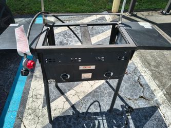 PROPANE COOKER OUTDOORS