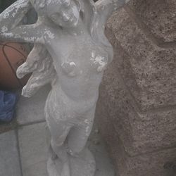 Statues An Small Fountain 