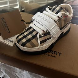 Burberry Kids Shoes 11.5c
