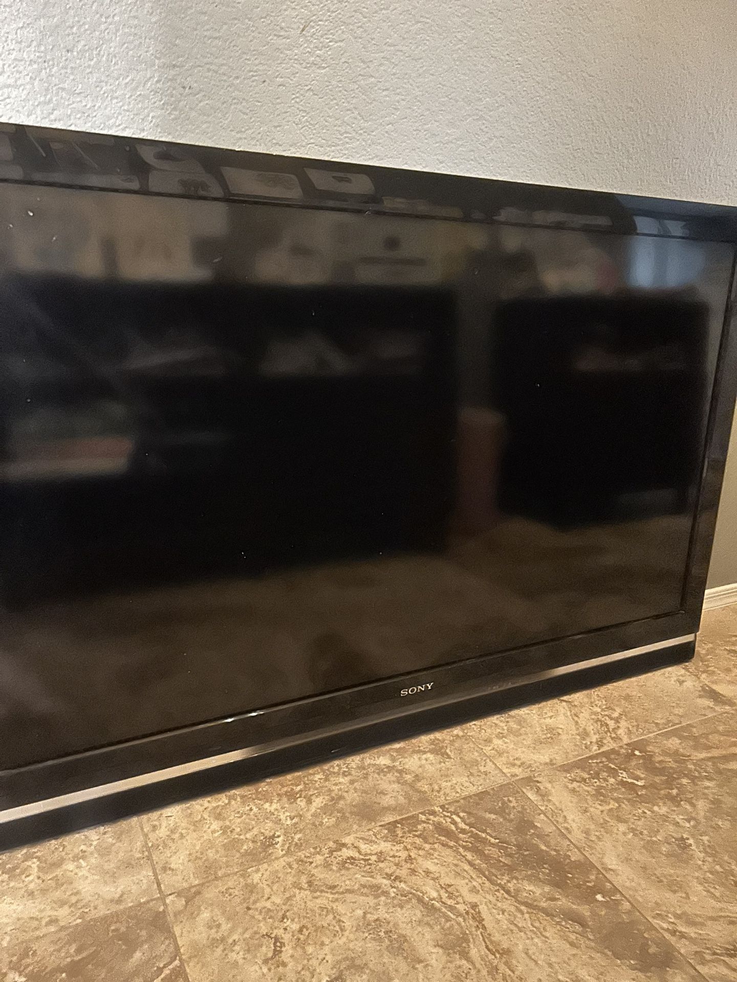 SONY TV - 50X 32 Inches