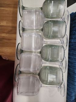 8 PCS Better Home & Gardens Plastic Wine Glass Set