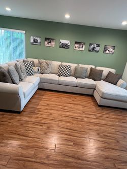 Large L-Shaped Sectional Sofa with Chaise
