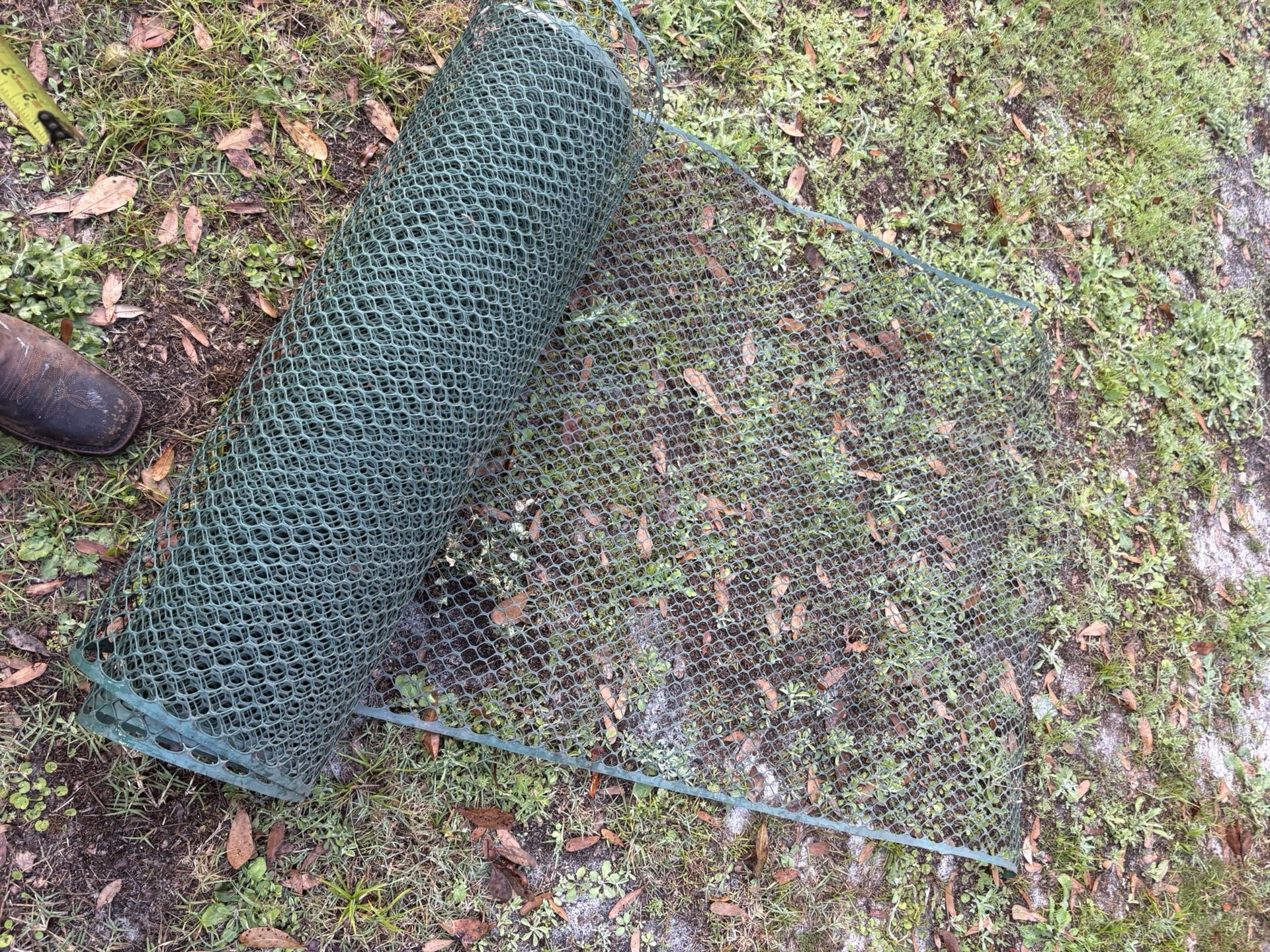 Green Garden Netting Roll Week barrier