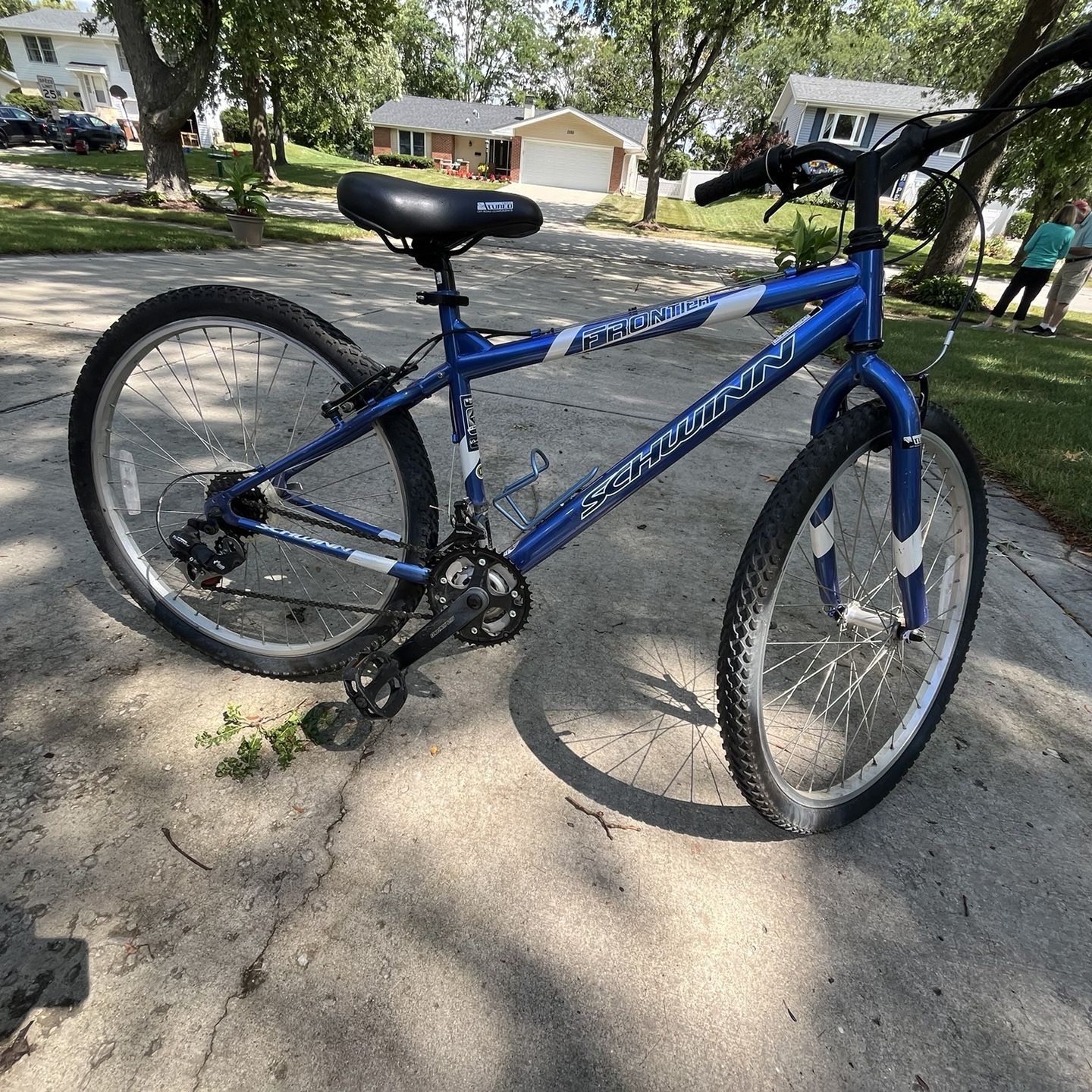 Schwinn frontier youth mountain bike, 21 speeds 26” inch wheels